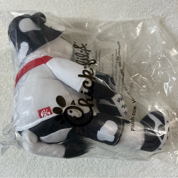 Chick fil a cow plush summer 2024 - Picture 3 of 3